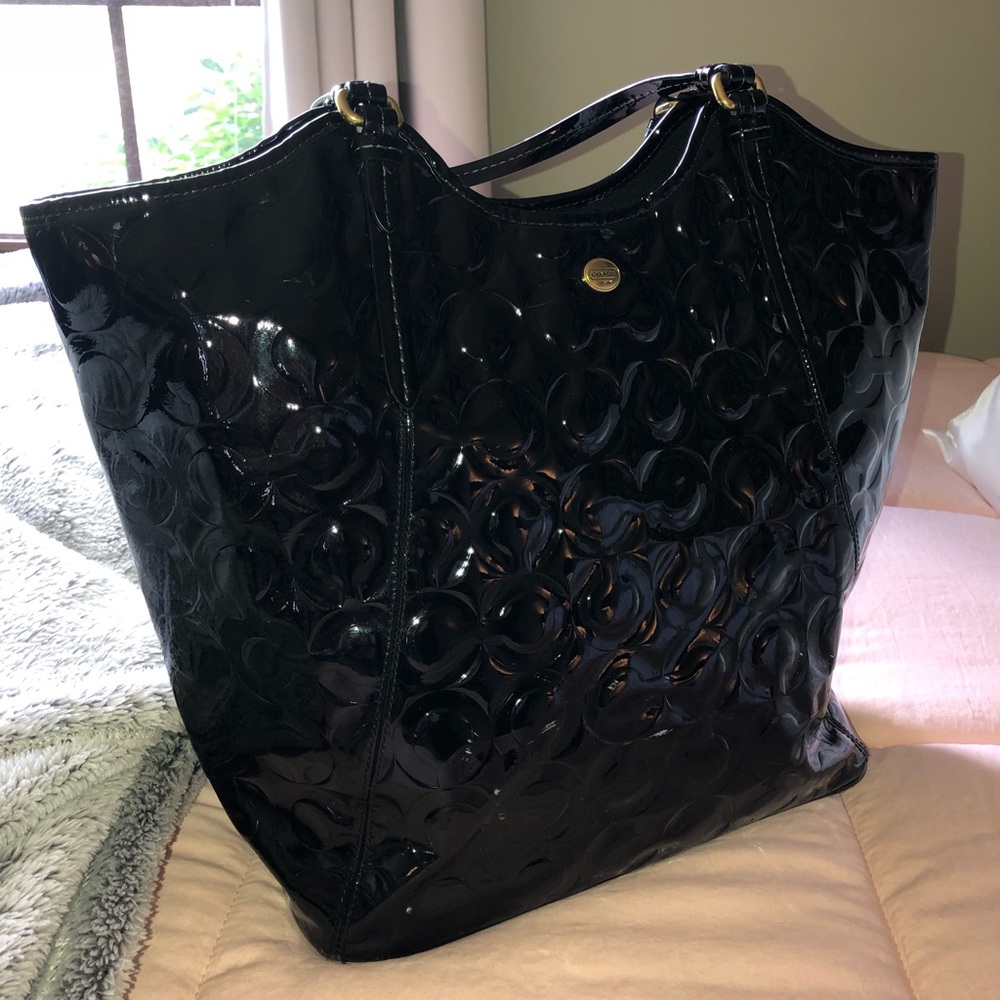 authentic coach shoulder bag